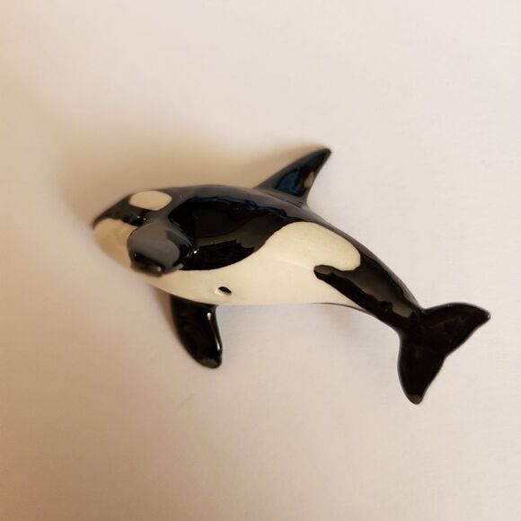 Set of Two Miniature Figurines Killer Whale and a Dolphin Sea World - Picture 6 of 6